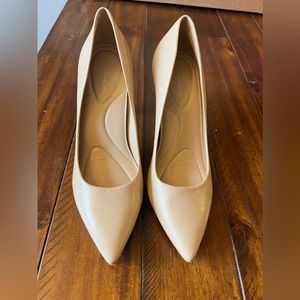 Antonio Melani Nude Heels size 9